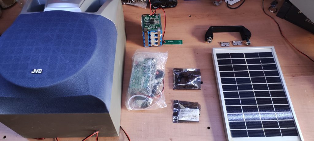 Materiales para el altavoz solar