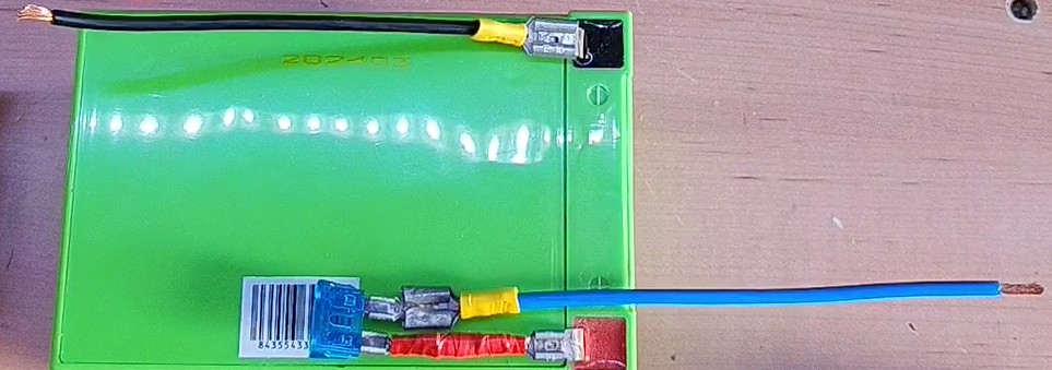 Preparar el cableado de la batería con fusible