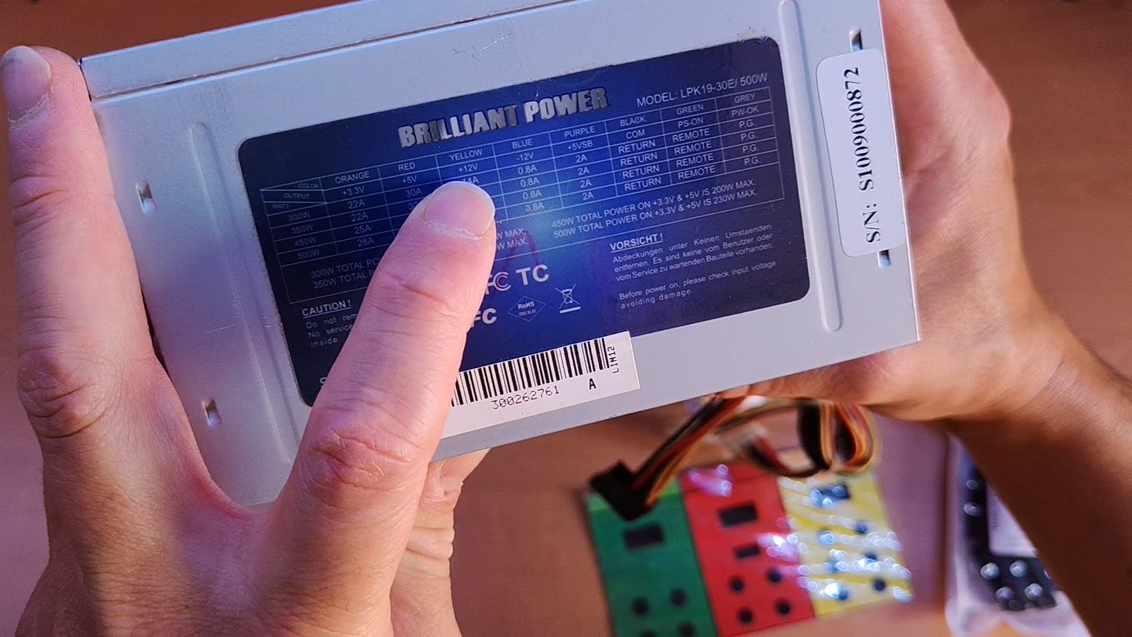 Etiqueta de la fuente Brilliant Power LPK19-30EJ utilizada en el proyecto